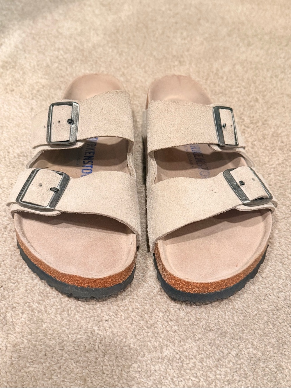 βοΈπ Women's Birkenstock Arizona Soft Footbed Sandal β Oyster Tonal Suede - Picture 11 of 16